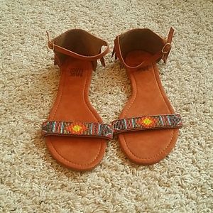Muk Luks sandal